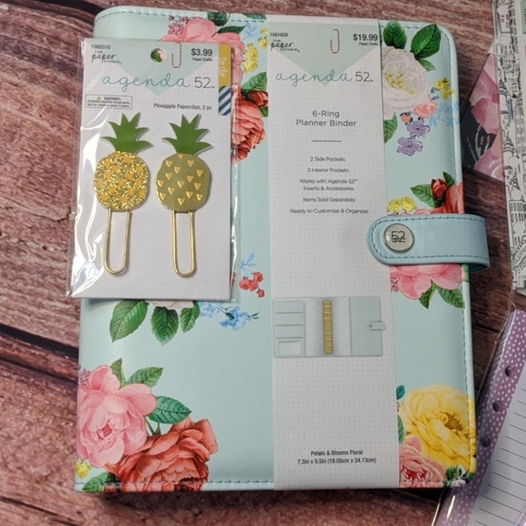 Planner binder blue floral with sheets lists - Picture 2 of 8